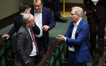 Minister zdrowia Adam Niedzielski na sali obrad Sejmu w Warszawie. W piątek Sejm odrzucił ustawę o j