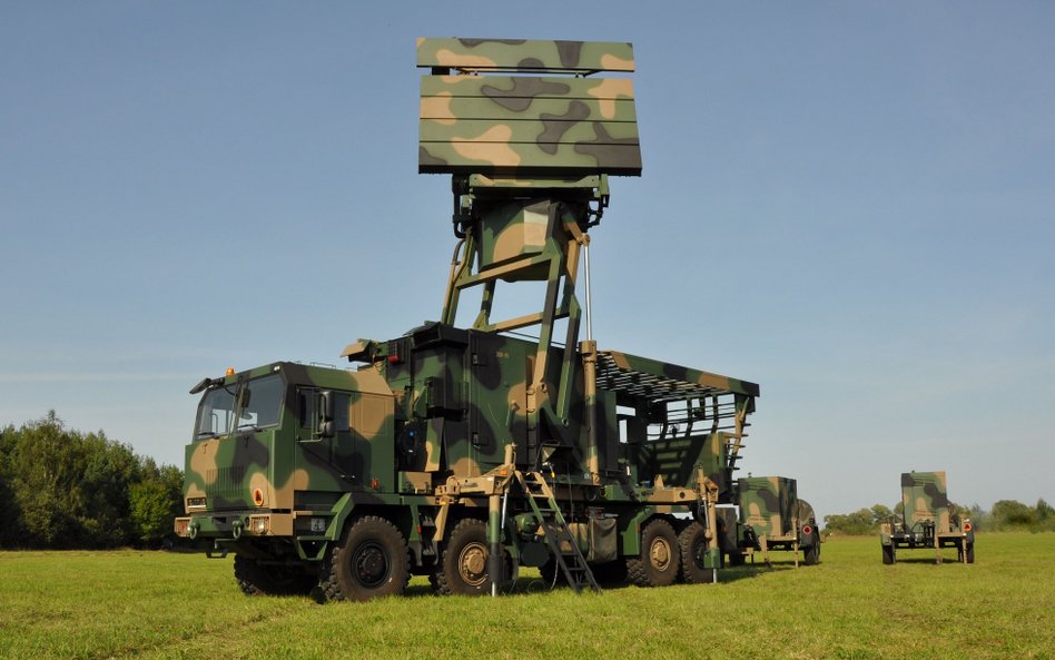 Jednostka antenowo-aparaturowa stacji radiolokacyjnej TRS-15M Odra na podwoziu Jelcz P882D.43 M64.