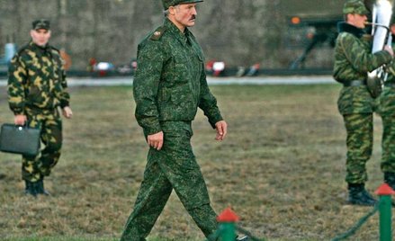 Łukaszenko próbuje szukać sojusznika przeciw Rosji w Pekinie