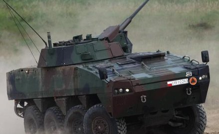 Kołowy Transporter Opancerzony Rosomak produkowany jest w Polsce od 2003 r. na licencji fińskiej.