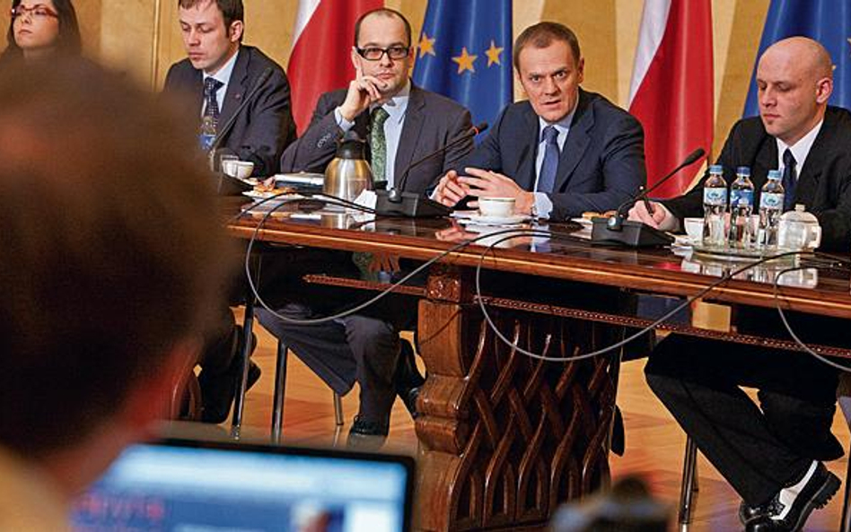 Donald Tusk przez blisko trzy godziny debatował z internautami