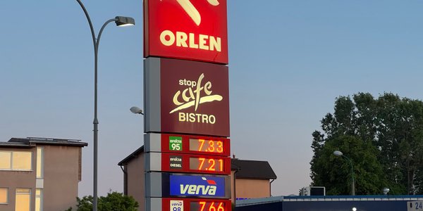 Orlen zapowiada przejrzystość na stacjach, a analitycy wróżą duże spadki cen