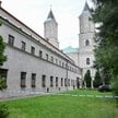 Miejsce ataku nożownika na terenie Jarosławskiego Opactwa przy ulicy Benedyktyńskiej w Jarosławiu