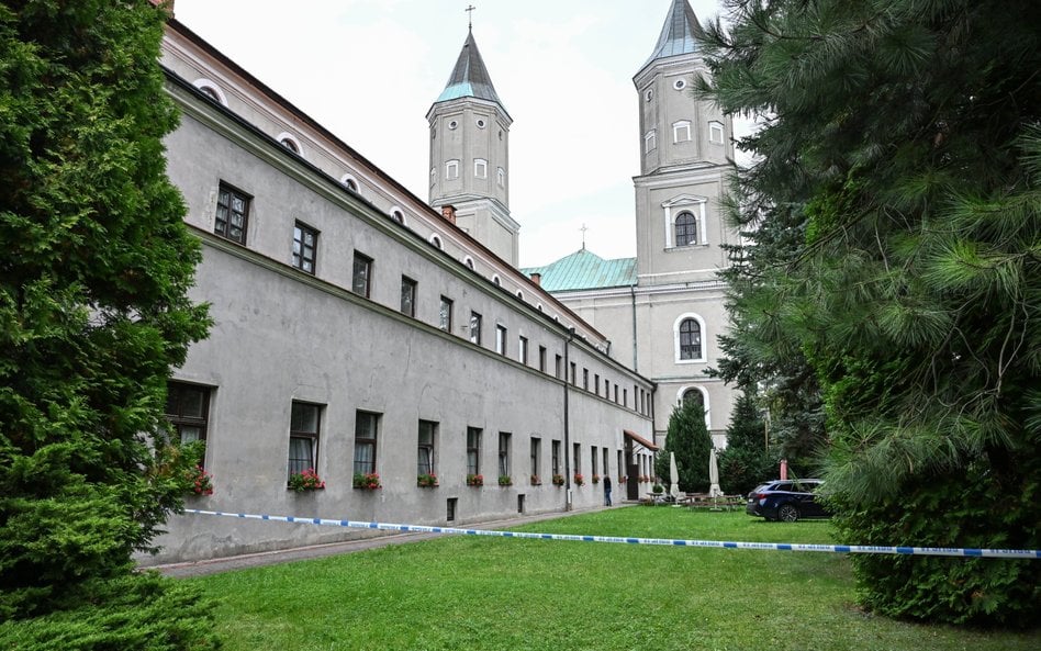 Miejsce ataku nożownika na terenie Jarosławskiego Opactwa przy ulicy Benedyktyńskiej w Jarosławiu