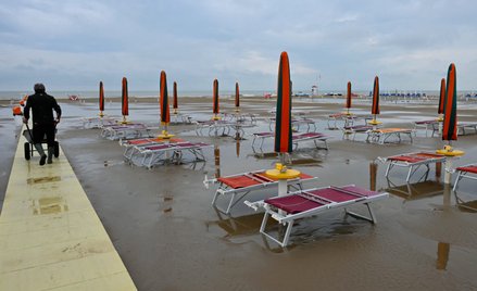 Plaża w Lido di Rimini znalazła się pod wodą