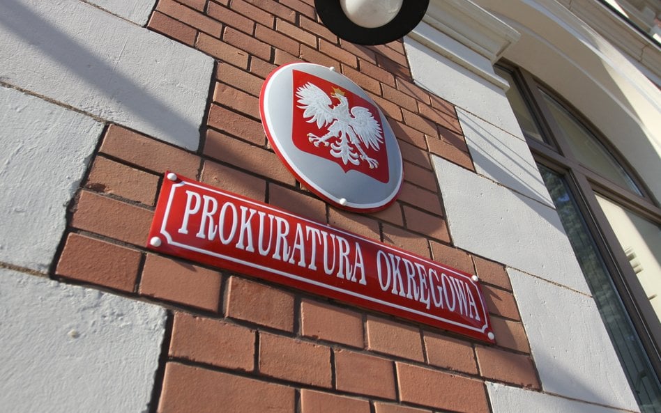 Postępowanie wszczęła 12 czerwca Prokuratura Okręgowa w Olsztynie, bo z ustaleń wynikało, że ostatni