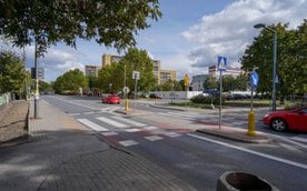 Warszawska i Władysława Jagiełły pełnią ważną rolę jako główne arterie komunikacyjne łączące m.in. P