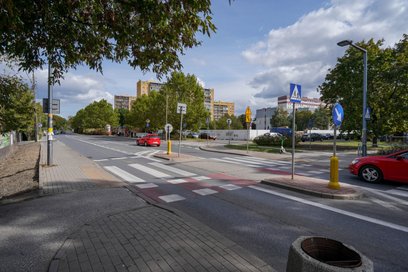 Warszawska i Władysława Jagiełły pełnią ważną rolę jako główne arterie komunikacyjne łączące m.in. P