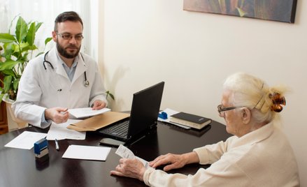 Krewni policjanta pójdą do lekarza bez kolejki