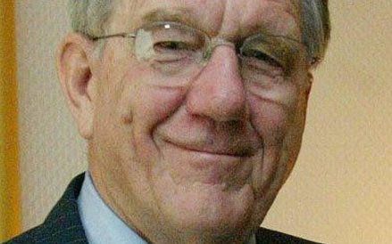 Harry Stonecipher, prezes Boeinga, "sprzątając" po skandalu w firmie, zakochał się w swojej podwładn