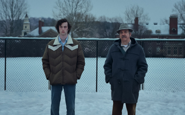 Dominic Sessa i Paul Giamatti w filmie "Przesilenie zimowe"