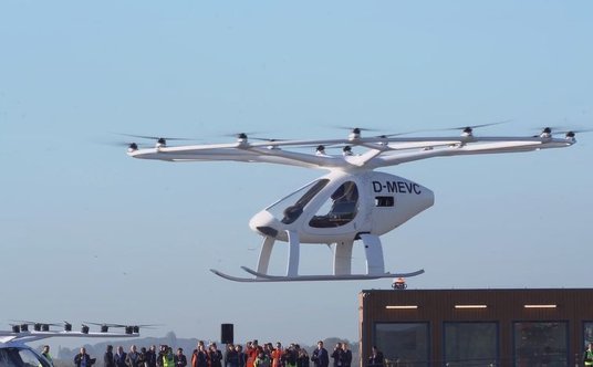 Volocopter napędzany jest elektryczną baterią
