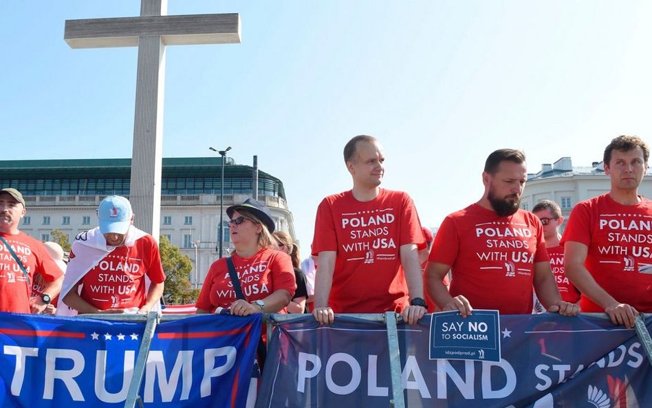 Odwołana wizyta Trumpa w Polsce i mimowolni „agenci" PiS