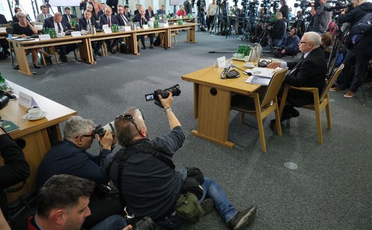 Jarosław Kaczyński przed komisją ds. Pegasusa