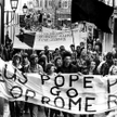 „Ruch 8 maja” narodził się w roku 1985, podczas demonstracji anty- papieskich. Po dwóch dekadach zga
