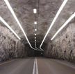 Do podziemnej bazy Muskö ukrytej w skale prowadzi trzykilometrowy tunel, biegnący prawie 70 metrów p