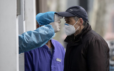 Chiny: 1716 pracowników ochrony zdrowia zarażonych wirusem
