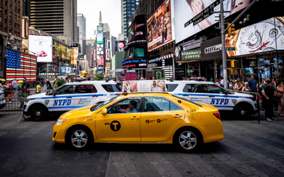 W Nowym Jorku jeździ blisko 14 tysięcy taksówek.