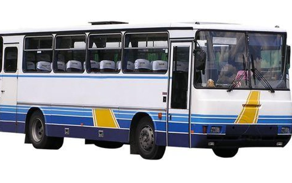 Najem busa dla cudzych pracowników bez VAT