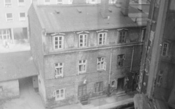 Poznańska przed Wielką Wojną, czyli I wojną światową, nazywała się Wielka. I ta niewielka kamieniczk