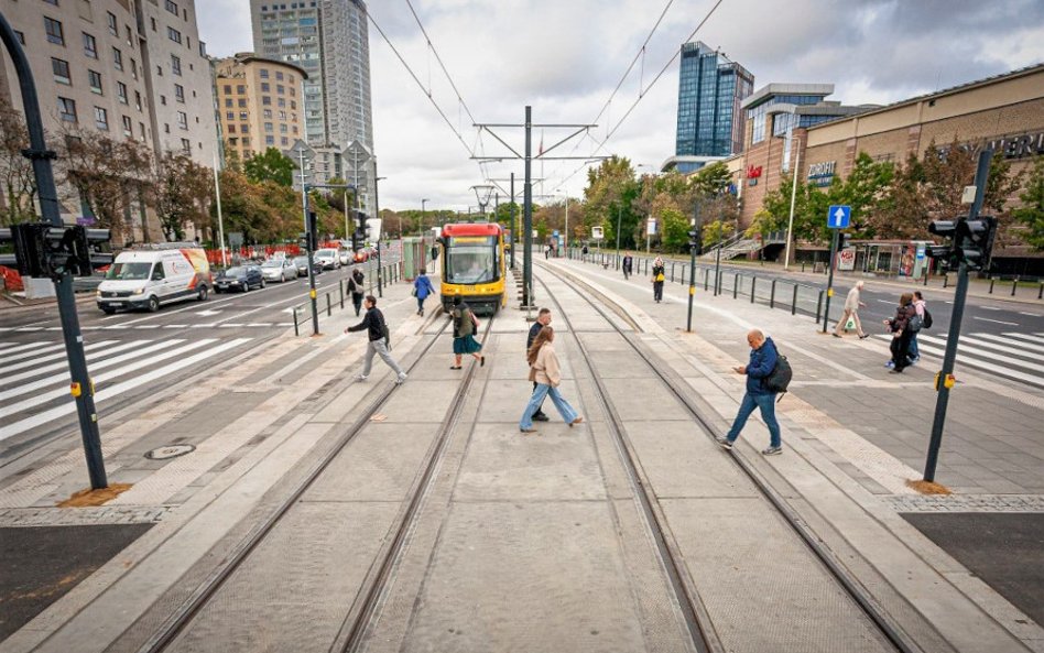 Zmiana organizacji ruchu zmusza mieszkańców ul. Słomińskiego do nadkładania trasy przez zakorkowane 