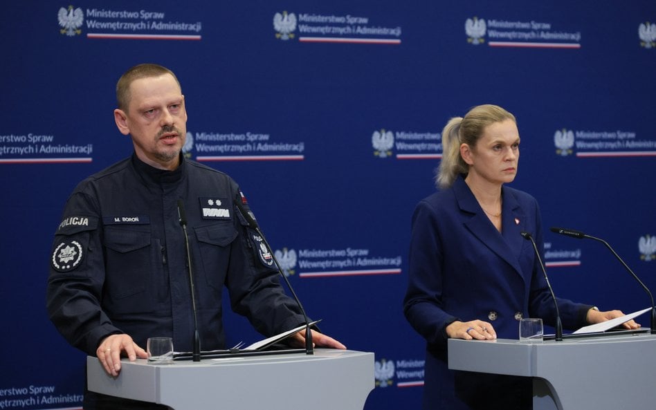 Minister edukacji Barbara Nowacka oraz Komendant Główny Policji gen. insp. Marek Boroń podczas konfe