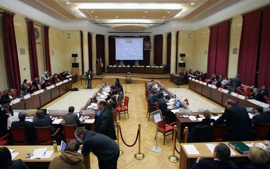 Rada nie pozbawi nauczyciela dodatku do pensji