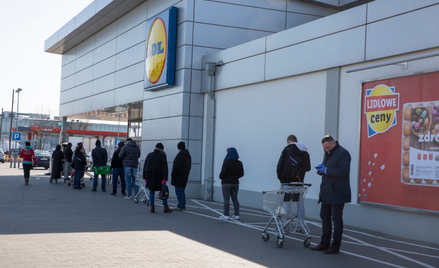 Wkrótce nowe limity w sklepach. Wrócą kolejki tuż przed świętami?