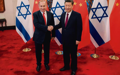 Izraelski premier Beniamin Netanjahu podczas spotkania z chińskim prezydentem Xi Jinpingiem. Netanja
