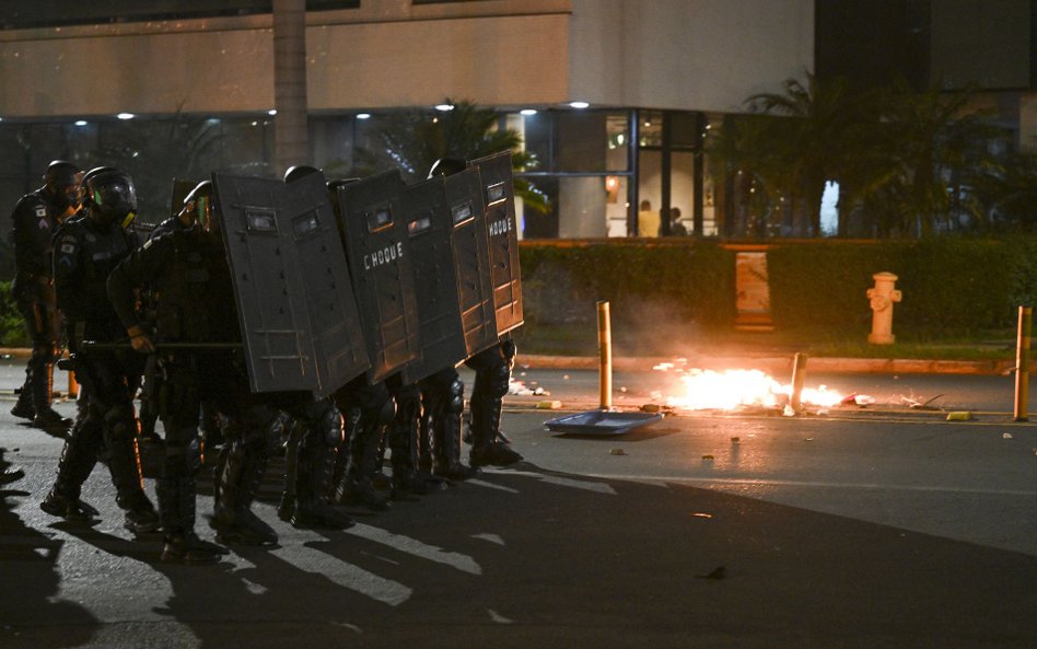 Przed komendą policji w Brasilii doszło do starć