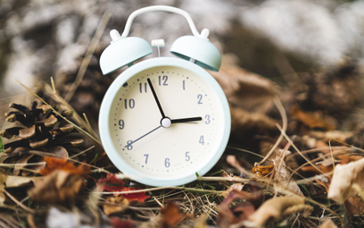Zmiana czasu oznacza przestawianie zegarków z czasu zimowego na letni
