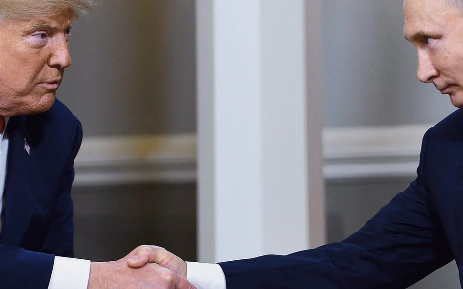 Donald Trump znów, jak przed wojną w Ukrainie, traktuje Władimira Putina jak normalnego polityka, a 