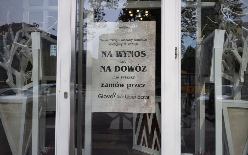 Dostawy nie uratują restauracji. Bez pomocy upadną