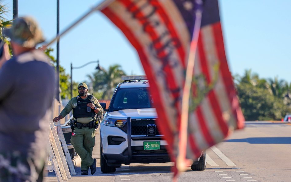 Uzbrojony mężczyzna zastrzelony po wtargnięciu na teren Mar-a-Lago