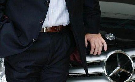 Prezes, który musi dorabiać na boku