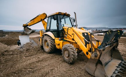 Czy odszkodowanie z OC należy się także za wypadki koparek i podobnych pojazdów - pytanie do Sądu Na