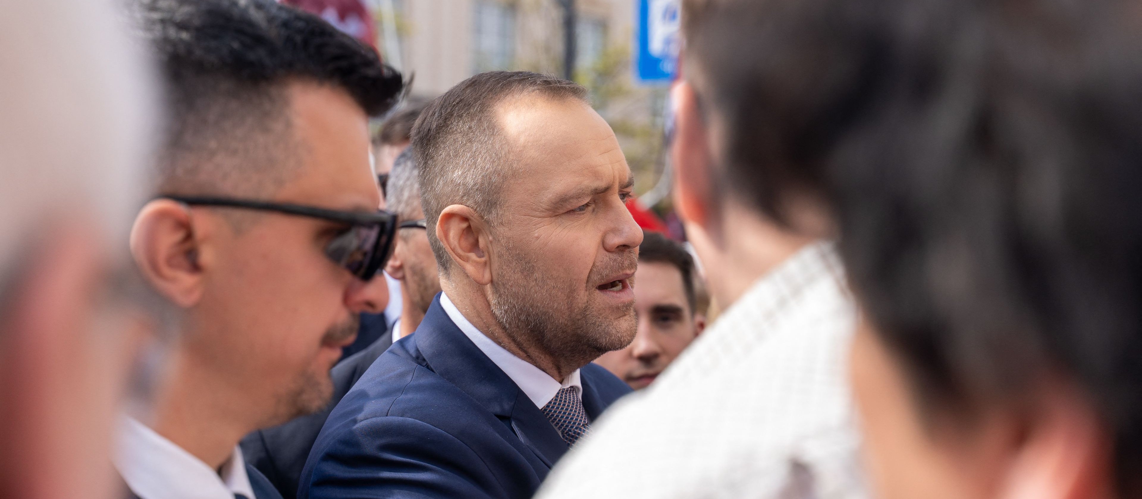 Karol Nawrocki przegrywa z Donaldem Tuskiem. Dymisja Sławomira Cenckiewicza to kolejna porażka