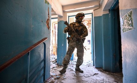 Rosyjski żołnierz w Mariupolu