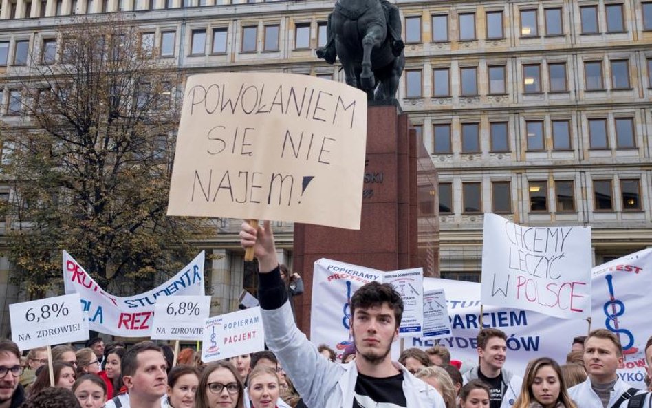 Rząd nakręca protest rezydentów