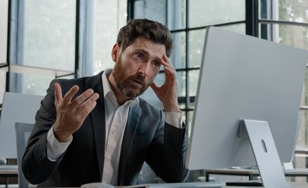 Firmy walczące o wielomilionowe kontrakty zostają pozbawione prawa do sądu i wpychane w cyfrową puła