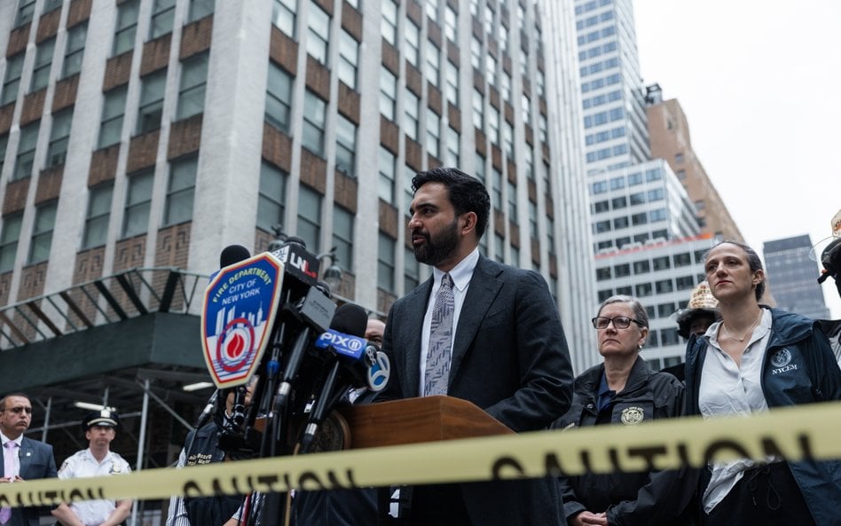 Trwają prace nad ustabilizowaniem konstrukcji uszkodzonego wieżowca na Manhattanie