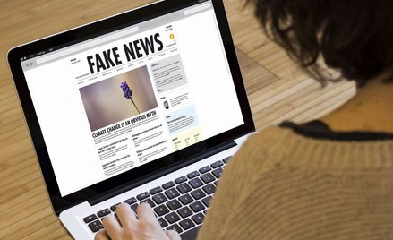 Jeden sąd dla wszystkich spraw fakenewsowych budzi wątpliwości prawników