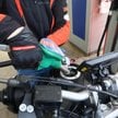 O ile realnie potanieje paliwo po wejściu w życie nowego podatku? Szacunkowo o około 1,2–1,3 zł na l