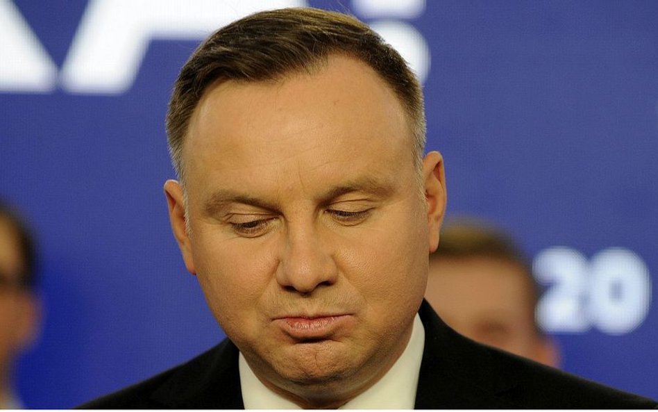 Sondaż: Duda największe problemy miałby z Kidawą-Błońską