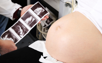 Sąd: odsyłanie pacjentek w ciąży na prywatne badania narusza prawo