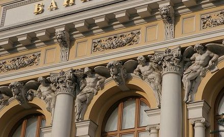 Zarobki rosyjskich bankierów pod kontrolą