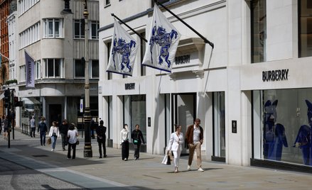 Burberry zostało założone w Londynie w 1856 roku przez angielskiego kupca Thomasa Burberry'ego.