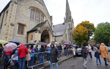 Głosowanie w komisji wyborczej przy parafii pod wezwaniem NMP Matki Kościoła na Ealingu w Londynie
