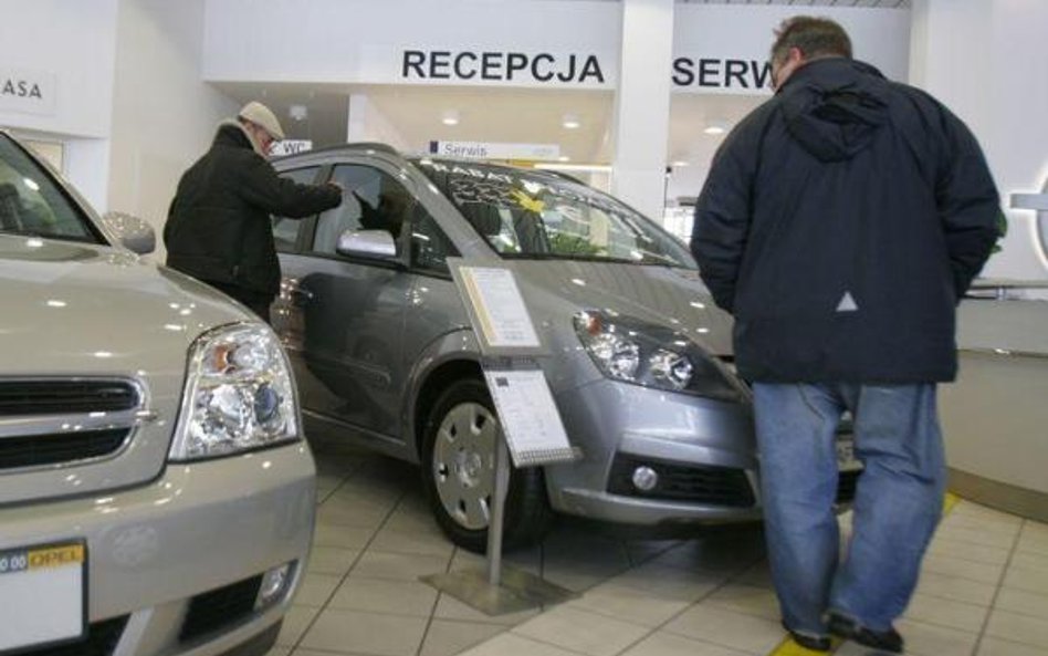 W lutym sprzedaż nowych samochodów spadła o 10 proc. w ujęciu rocznym.