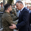 Prezydenci Polski Andrzej Duda i Ukrainy Wołodymyr Zełenski przed katedrą śś. Apostołów Piotra i Paw